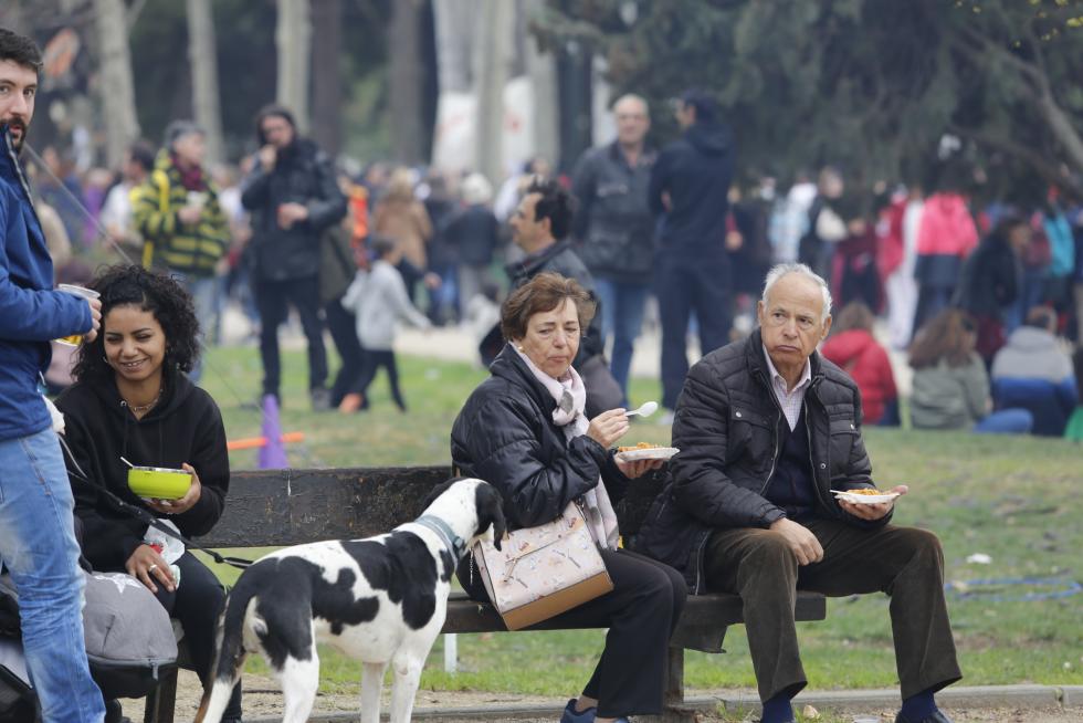 La Cincomarzada vuelve a congregar a miles de zaragozanos en el parque del Tío Jorge de Zaragoza