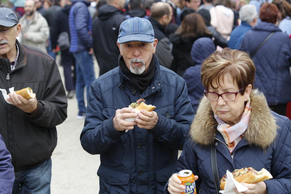 La Cincomarzada vuelve a congregar a miles de zaragozanos en el parque del Tío Jorge de Zaragoza