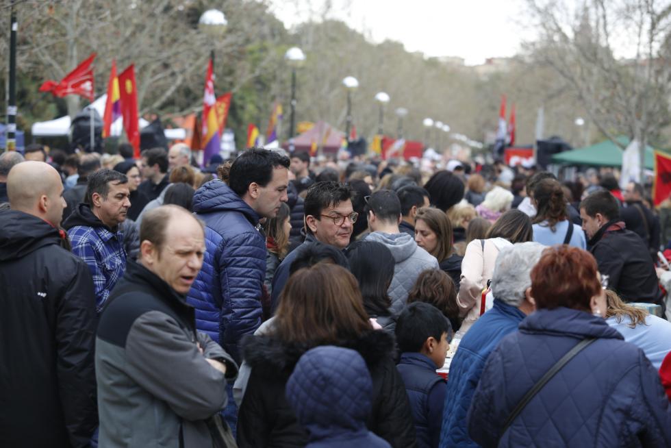 La Cincomarzada vuelve a congregar a miles de zaragozanos en el parque del Tío Jorge de Zaragoza