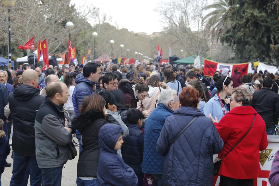 La Cincomarzada vuelve a congregar a miles de zaragozanos en el parque del Tío Jorge de Zaragoza