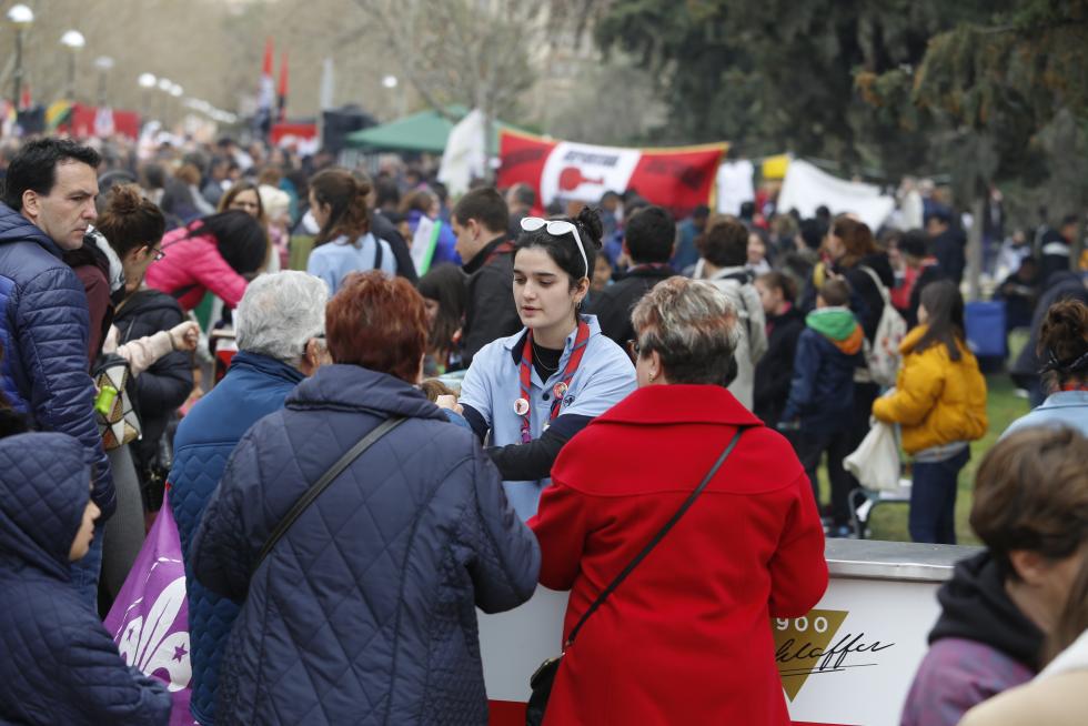 La Cincomarzada vuelve a congregar a miles de zaragozanos en el parque del Tío Jorge de Zaragoza