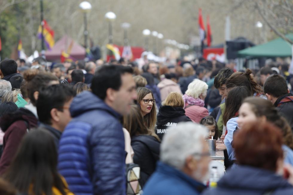 La Cincomarzada vuelve a congregar a miles de zaragozanos en el parque del Tío Jorge de Zaragoza