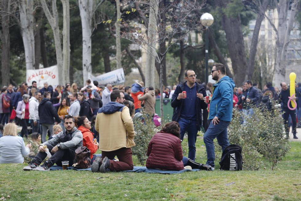 La Cincomarzada vuelve a congregar a miles de zaragozanos en el parque del Tío Jorge de Zaragoza