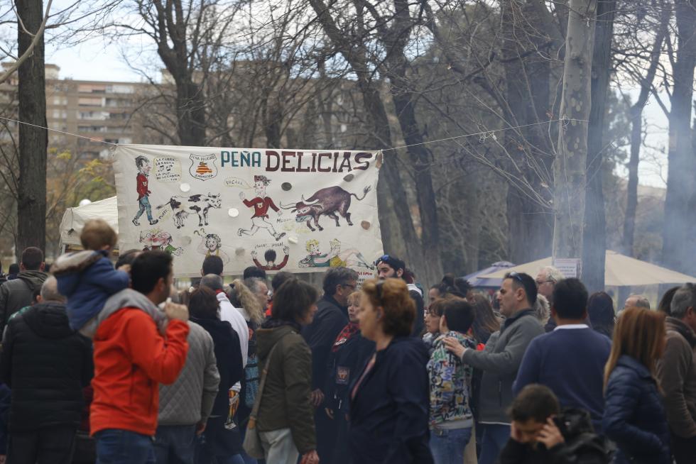 La Cincomarzada vuelve a congregar a miles de zaragozanos en el parque del Tío Jorge de Zaragoza