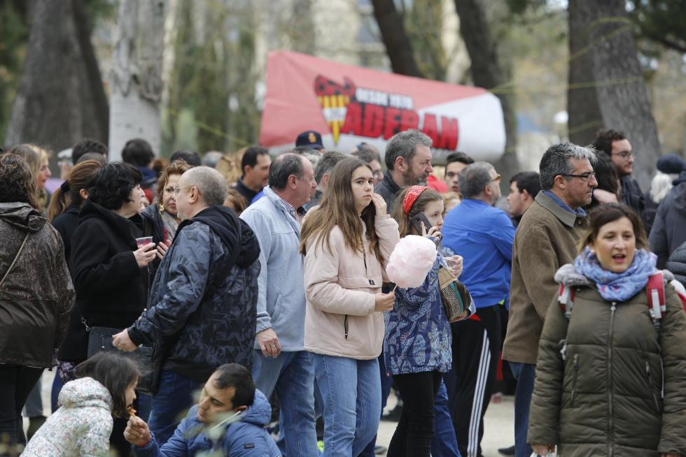 La Cincomarzada vuelve a congregar a miles de zaragozanos en el parque del Tío Jorge de Zaragoza
