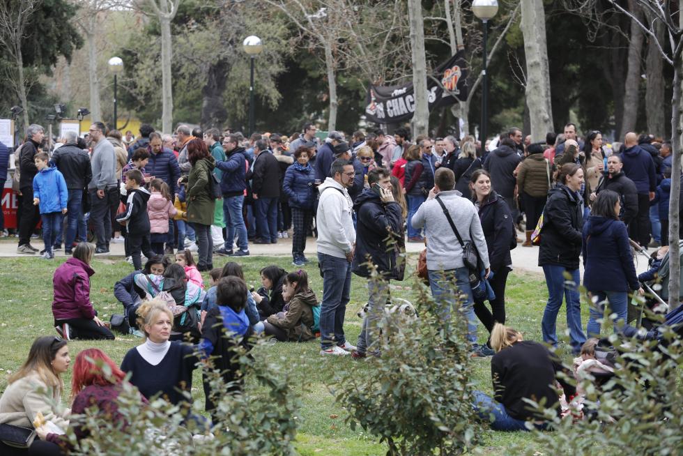 La Cincomarzada vuelve a congregar a miles de zaragozanos en el parque del Tío Jorge de Zaragoza