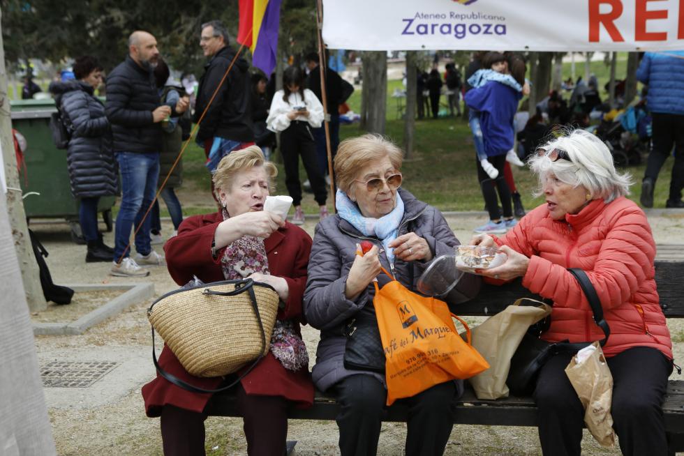 La Cincomarzada vuelve a congregar a miles de zaragozanos en el parque del Tío Jorge de Zaragoza