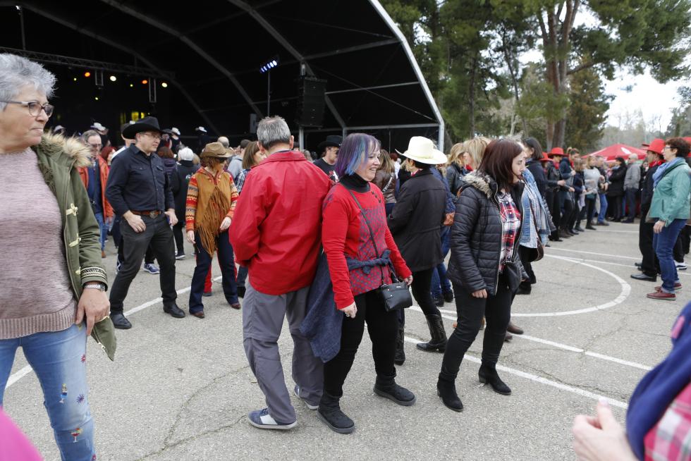 La Cincomarzada vuelve a congregar a miles de zaragozanos en el parque del Tío Jorge de Zaragoza