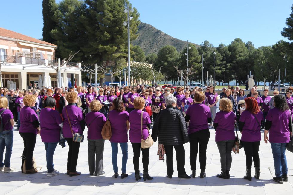 Concentración del 8-M en Mequinenza.