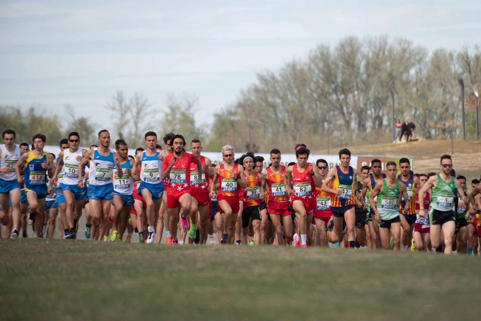 El Parque Lineal de Plaza en Zaragoza ha acogido el 102º Campeonato de España de campo a través.