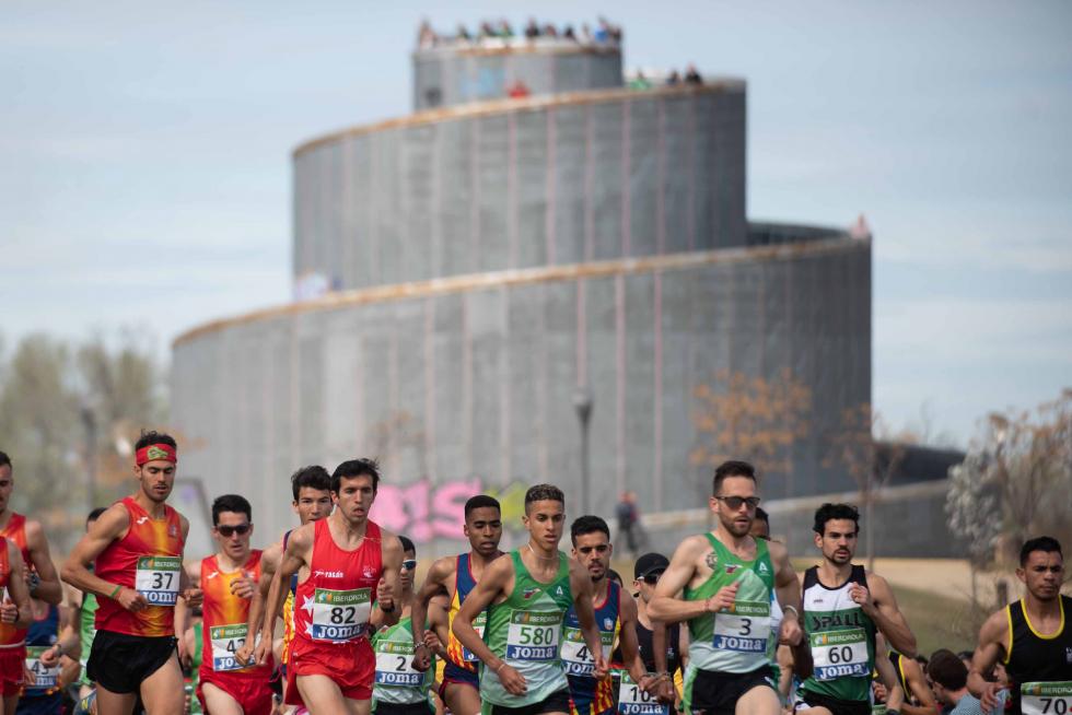El Parque Lineal de Plaza en Zaragoza ha acogido el 102º Campeonato de España de campo a través.