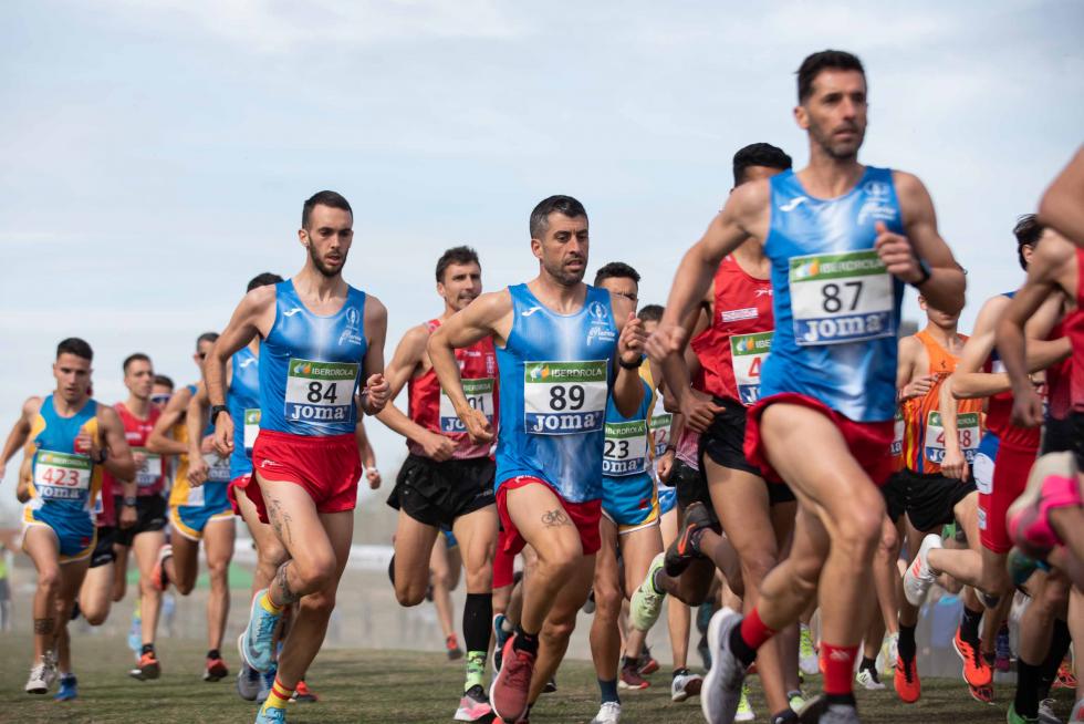 El Parque Lineal de Plaza en Zaragoza ha acogido el 102º Campeonato de España de campo a través.