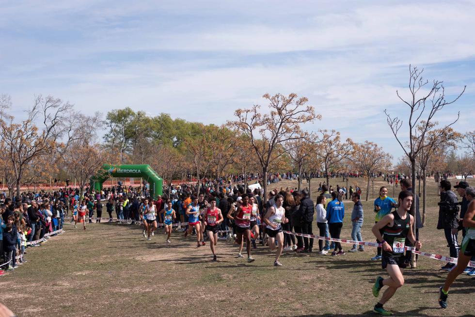 El Parque Lineal de Plaza en Zaragoza ha acogido el 102º Campeonato de España de campo a través.