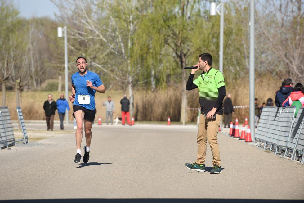 II Carrera y caminata solidaria por la Igualdad organizada por CSIF en el Parque del Agua en Zaragoza