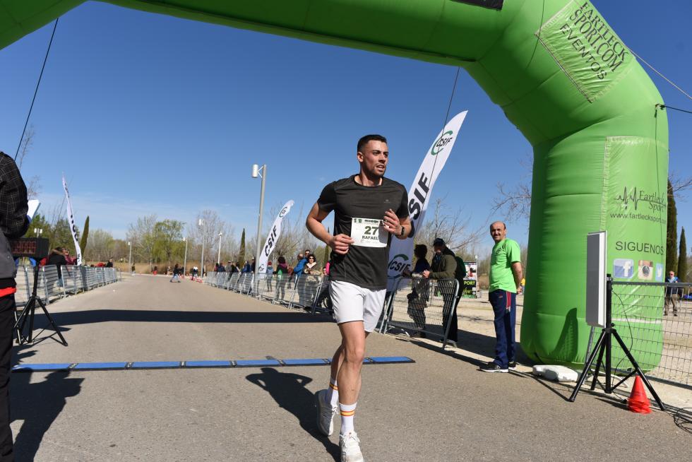 II Carrera y caminata solidaria por la Igualdad organizada por CSIF en el Parque del Agua en Zaragoza