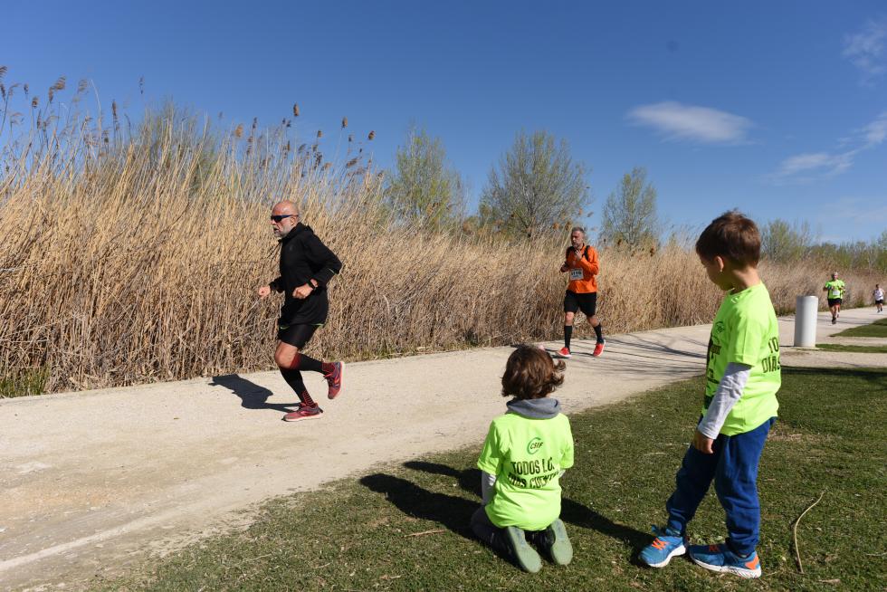 II Carrera y caminata solidaria por la Igualdad organizada por CSIF en el Parque del Agua en Zaragoza