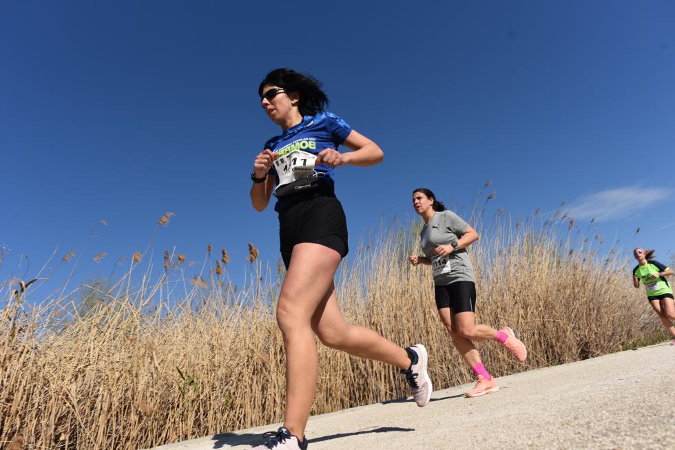 II Carrera y caminata solidaria por la Igualdad organizada por CSIF en el Parque del Agua en Zaragoza