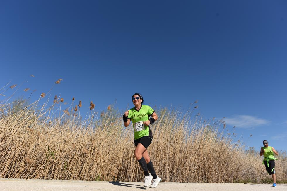 II Carrera y caminata solidaria por la Igualdad organizada por CSIF en el Parque del Agua en Zaragoza