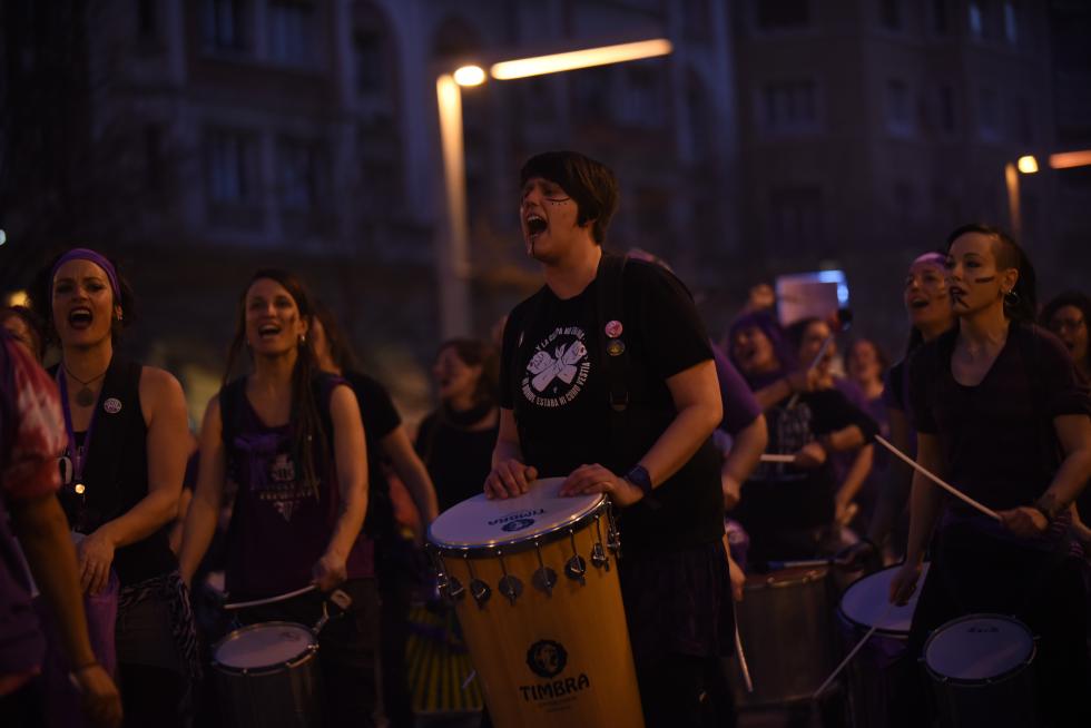 La manifestación del 8-M de Zaragoza inaugura la noche.