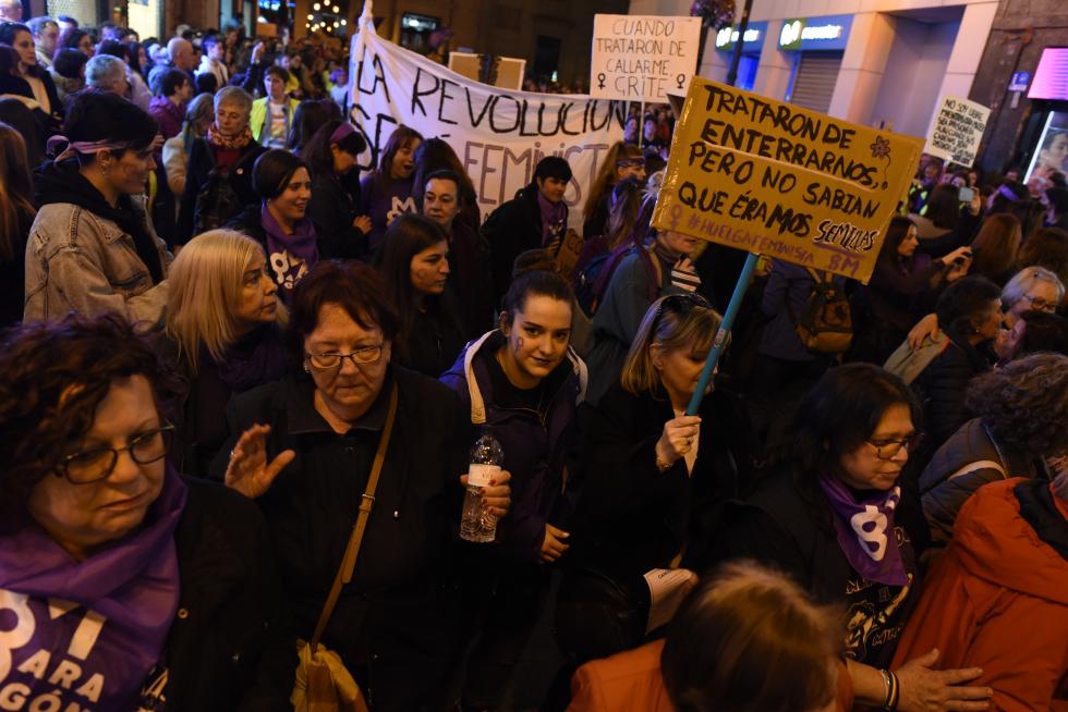La manifestación del 8-M de Zaragoza inaugura la noche.