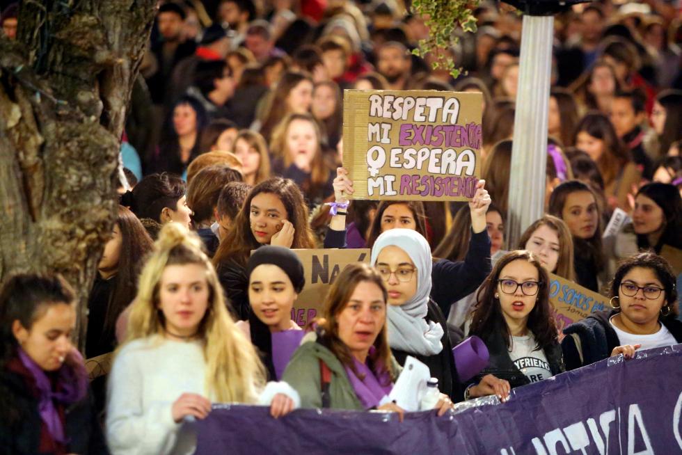 Manifestación del 8-M en las calles de Huesca.