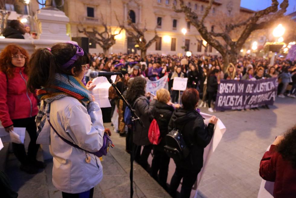Manifestación del 8-M en las calles de Huesca.