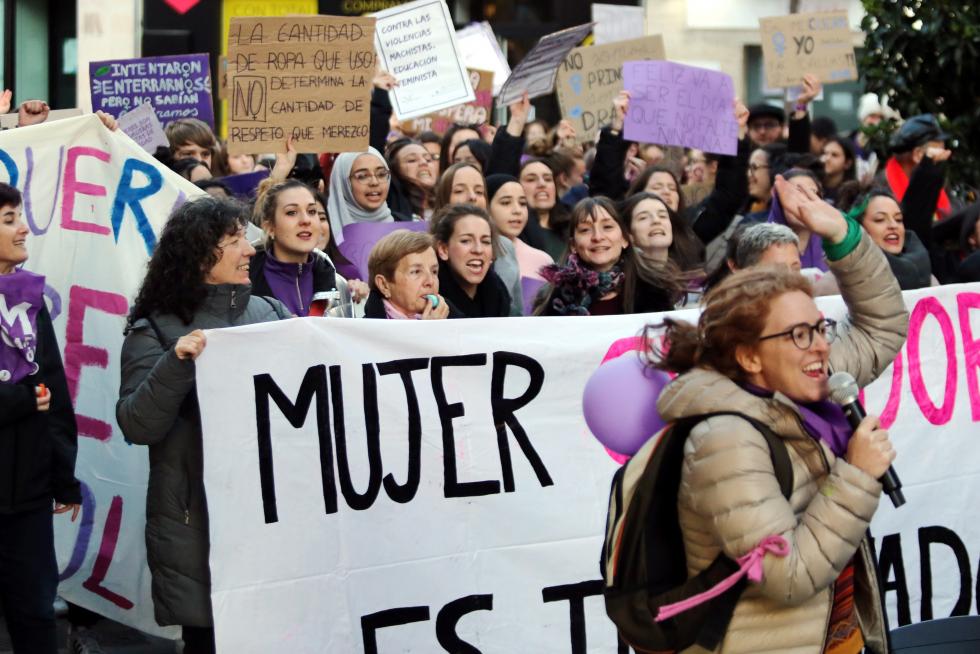 Manifestación del 8-M en las calles de Huesca.