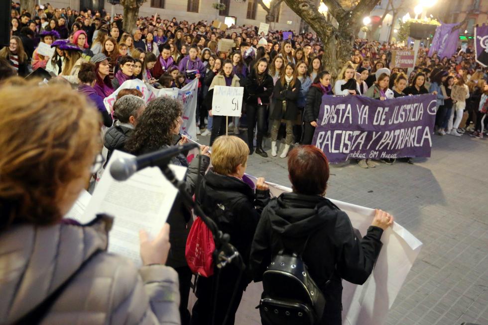 Manifestación del 8-M en las calles de Huesca.