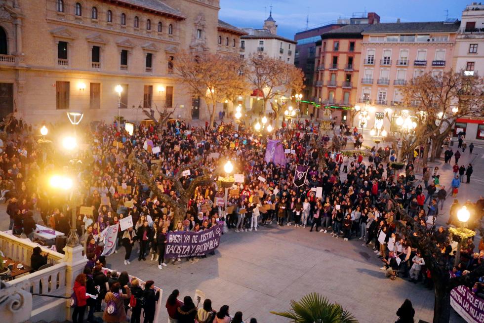 Manifestación del 8-M en las calles de Huesca.
