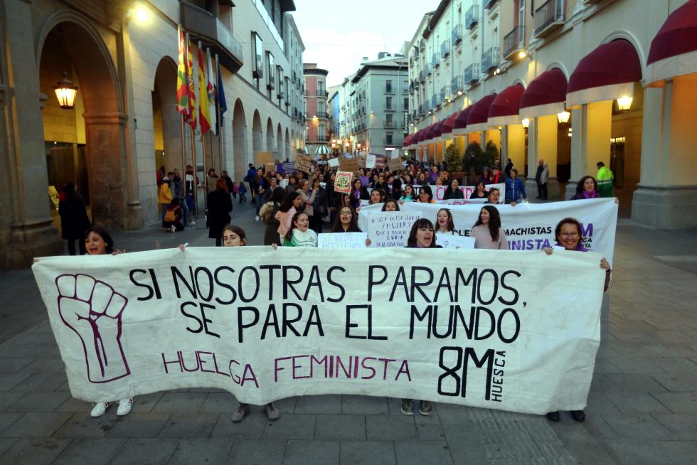 Manifestación del 8-M en las calles de Huesca.