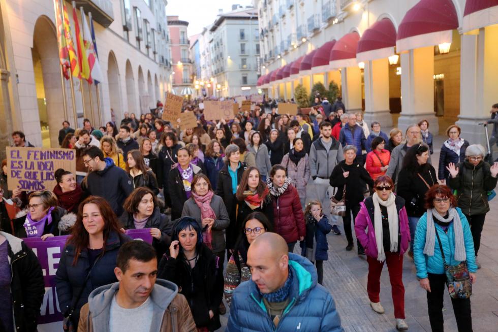 Manifestación del 8-M en las calles de Huesca.