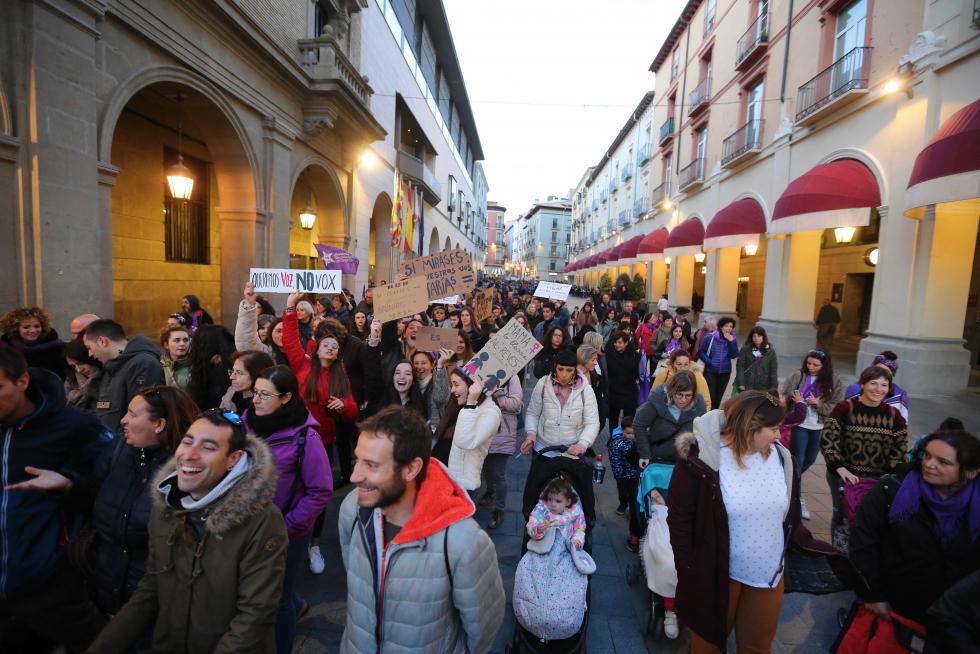Manifestación del 8-M en las calles de Huesca.