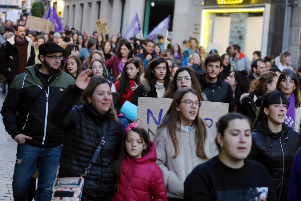 Manifestación del 8-M en las calles de Huesca.