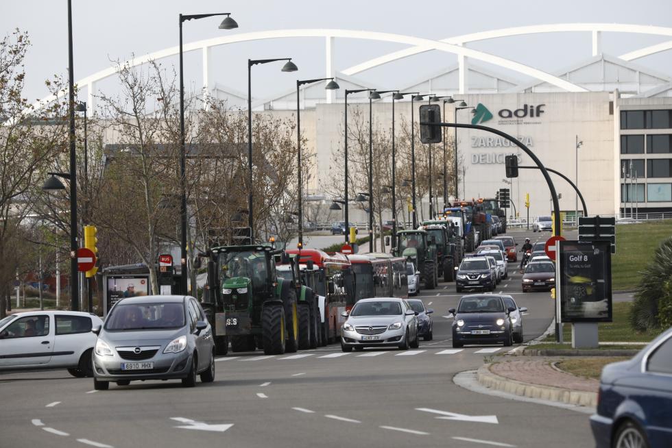 Los agricultores con sus tractores se preparan para tomar Zaragoza en una protesta que se prevé "histórica"