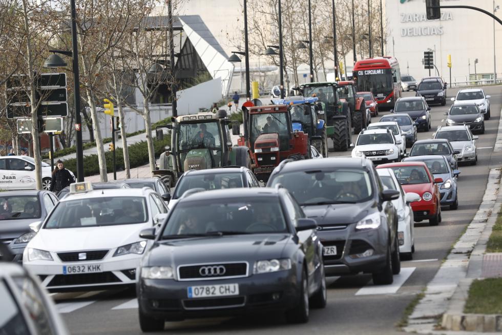 Los agricultores con sus tractores se preparan para tomar Zaragoza en una protesta que se prevé "histórica"