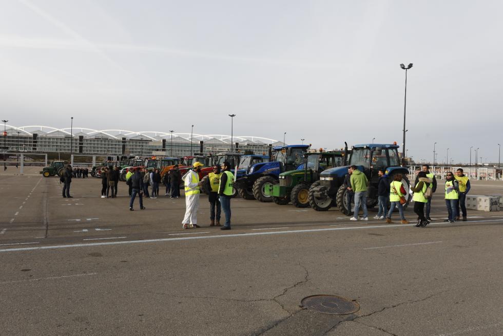 Los agricultores con sus tractores se preparan para tomar Zaragoza en una protesta que se prevé "histórica"