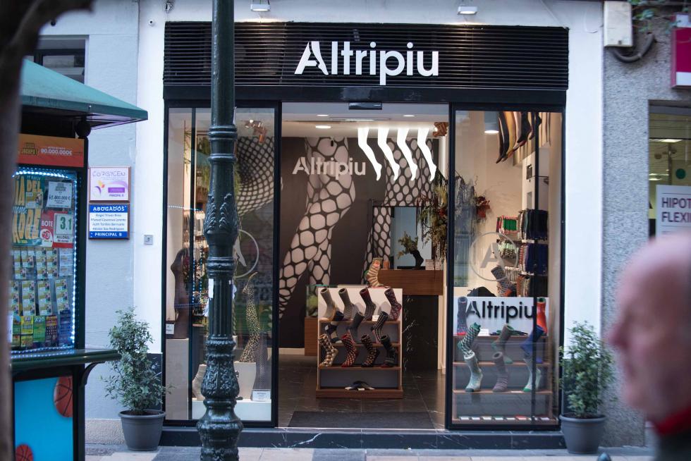 Imagen exterior de la tienda Altripiu.