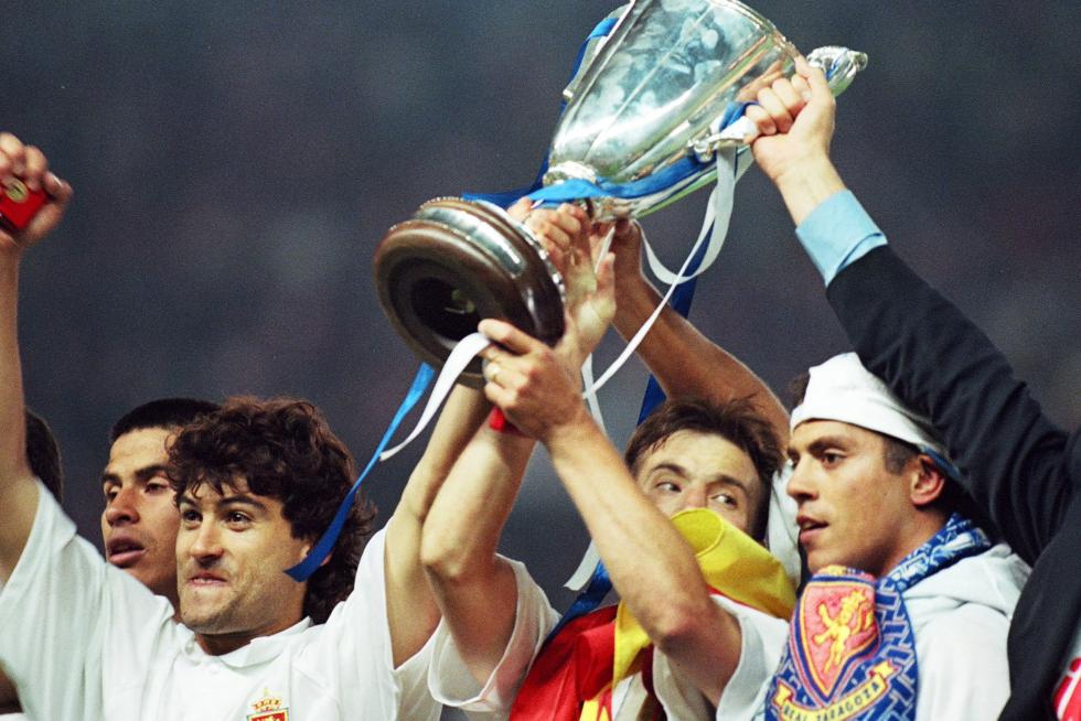 El Real Zaragoza conquista la Recopa de Europa en el Parque de los Príncipes de París tras derrotar al Arsenal (1-2)