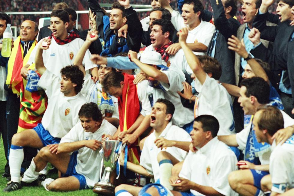 El Real Zaragoza conquista la Recopa de Europa en el Parque de los Príncipes de París tras derrotar al Arsenal (1-2)