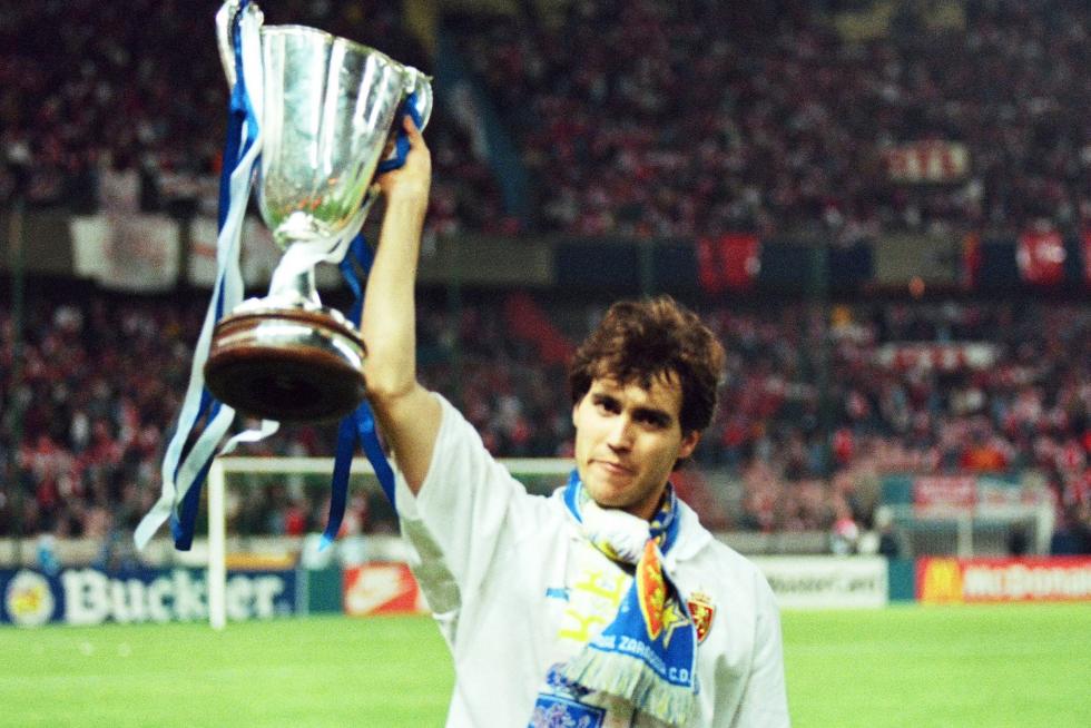 El Real Zaragoza conquista la Recopa de Europa en el Parque de los Príncipes de París tras derrotar al Arsenal (1-2)