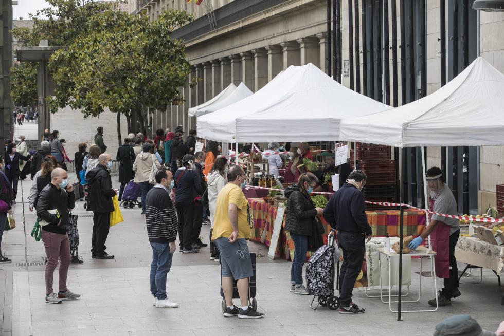 Primer día de apertura de mercadillo agroecológico.