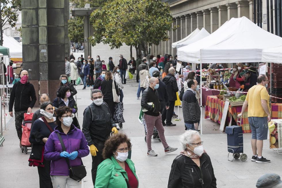 Primer día de apertura de mercadillo agroecológico.