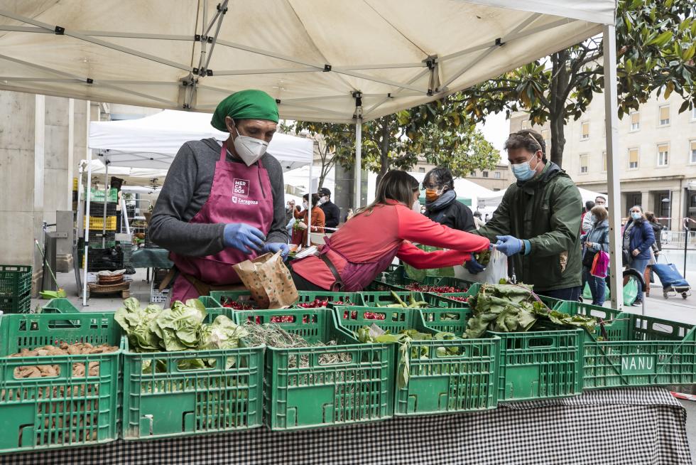 Primer día de apertura de mercadillo agroecológico.