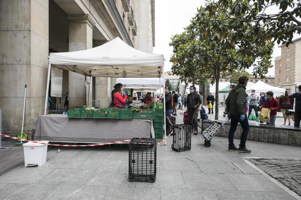 Primer día de apertura de mercadillo agroecológico.