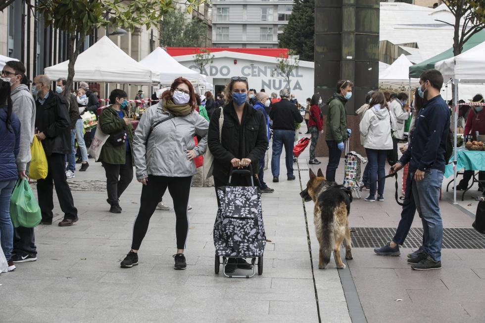 Primer día de apertura de mercadillo agroecológico.