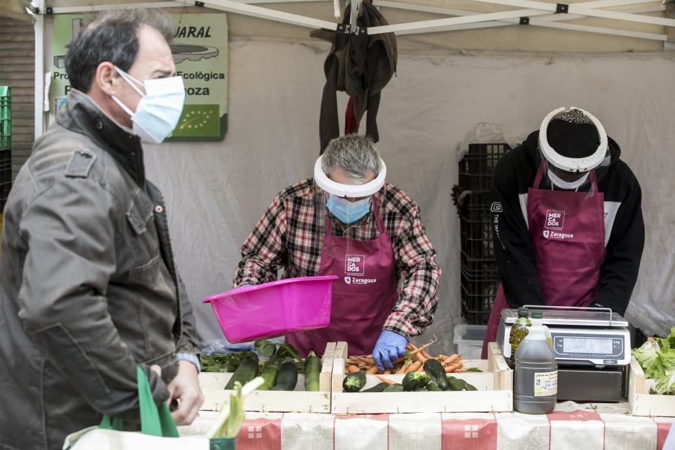 Primer día de apertura de mercadillo agroecológico.