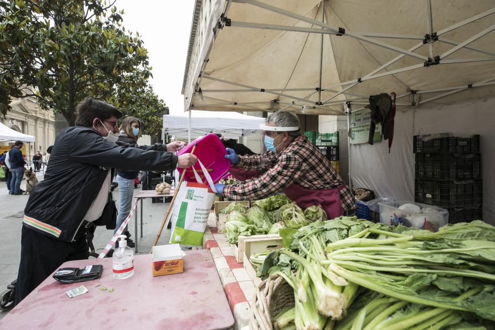 Primer día de apertura de mercadillo agroecológico.