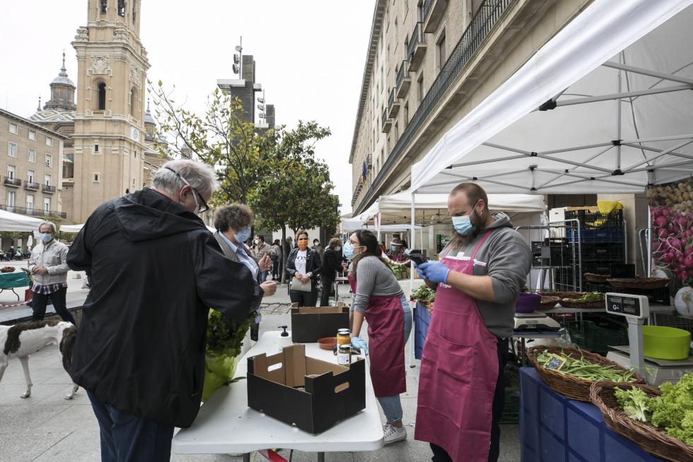 Primer día de apertura de mercadillo agroecológico.