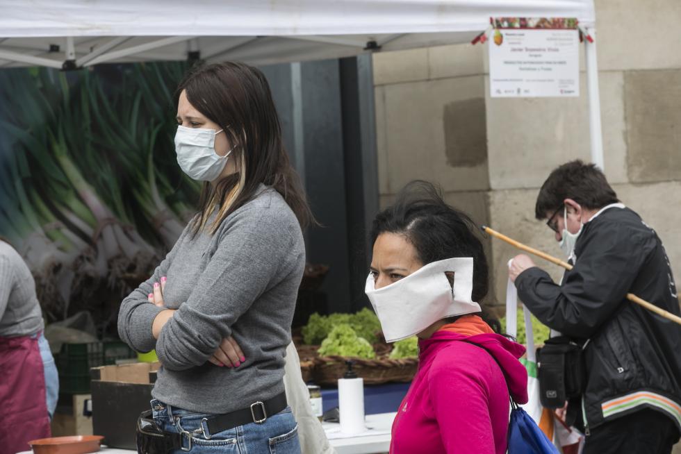 Primer día de apertura de mercadillo agroecológico.