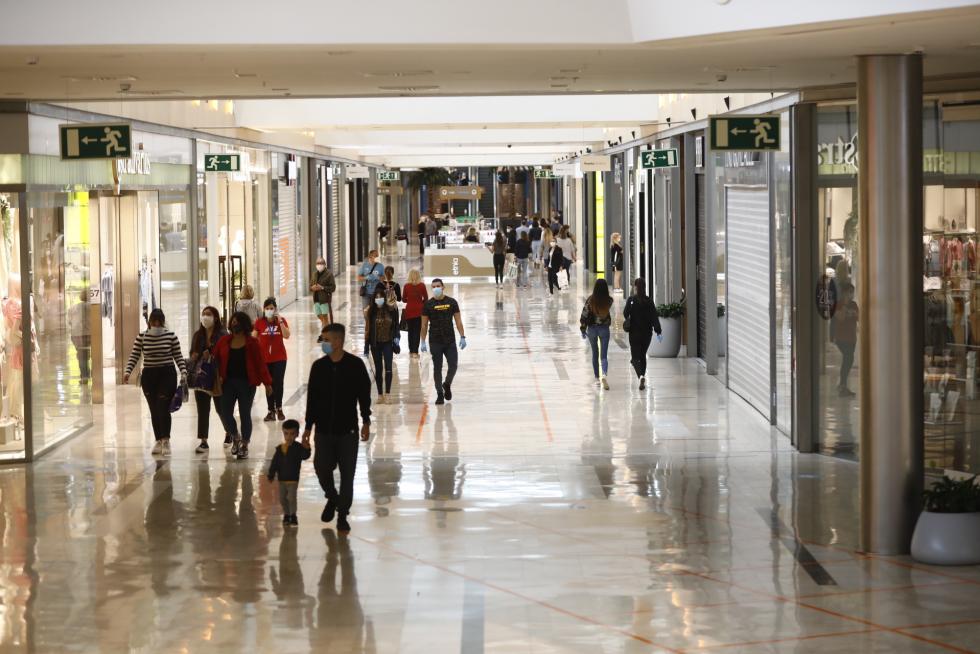 Reapertura de los centros comerciales.